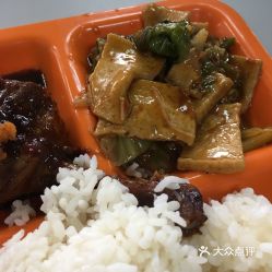 高校餐饮管理新篇章 聚焦工程技术大学店的运营实践与优化策略